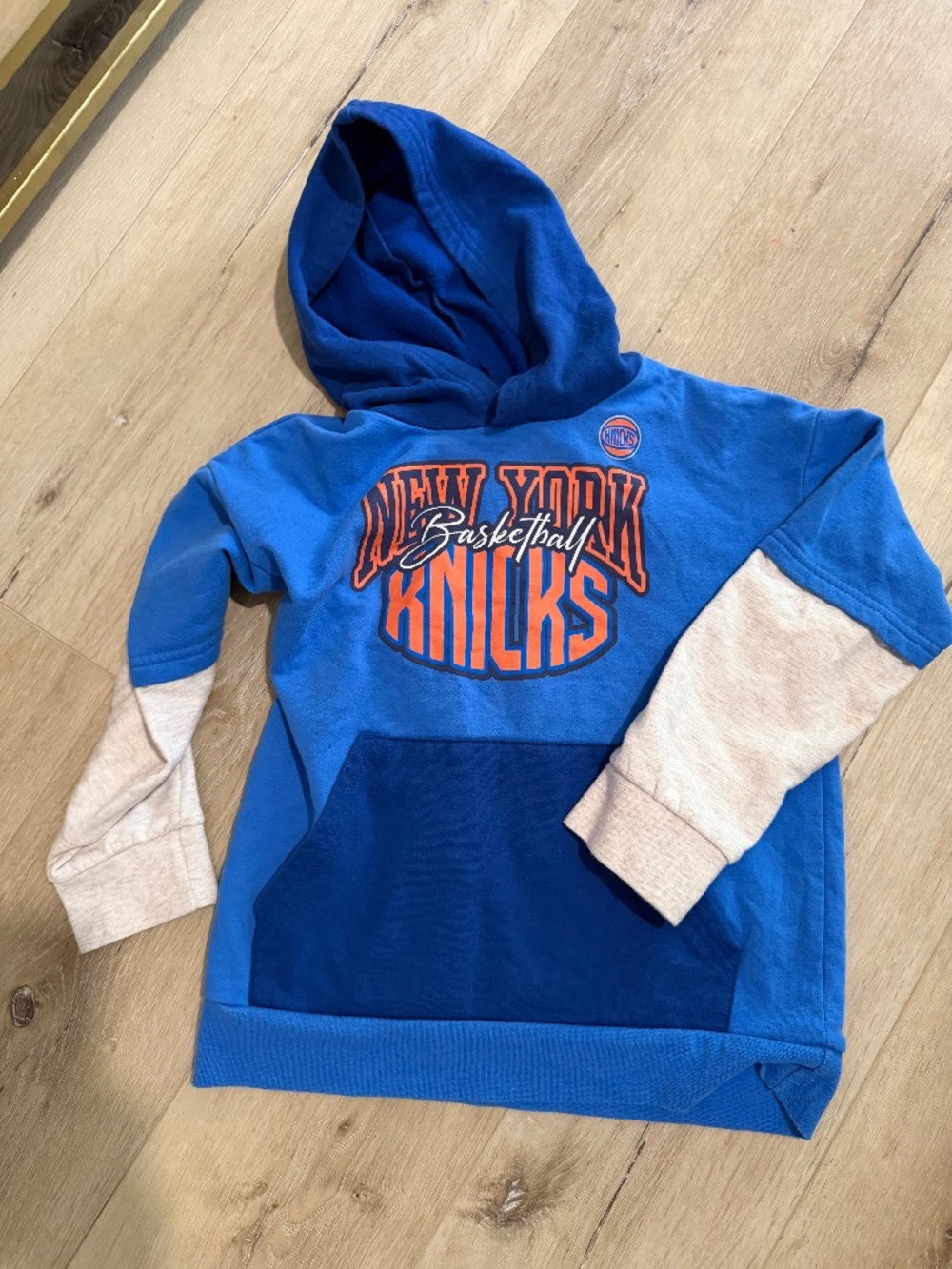 New York Knicks hoodie NBA boys medium 8